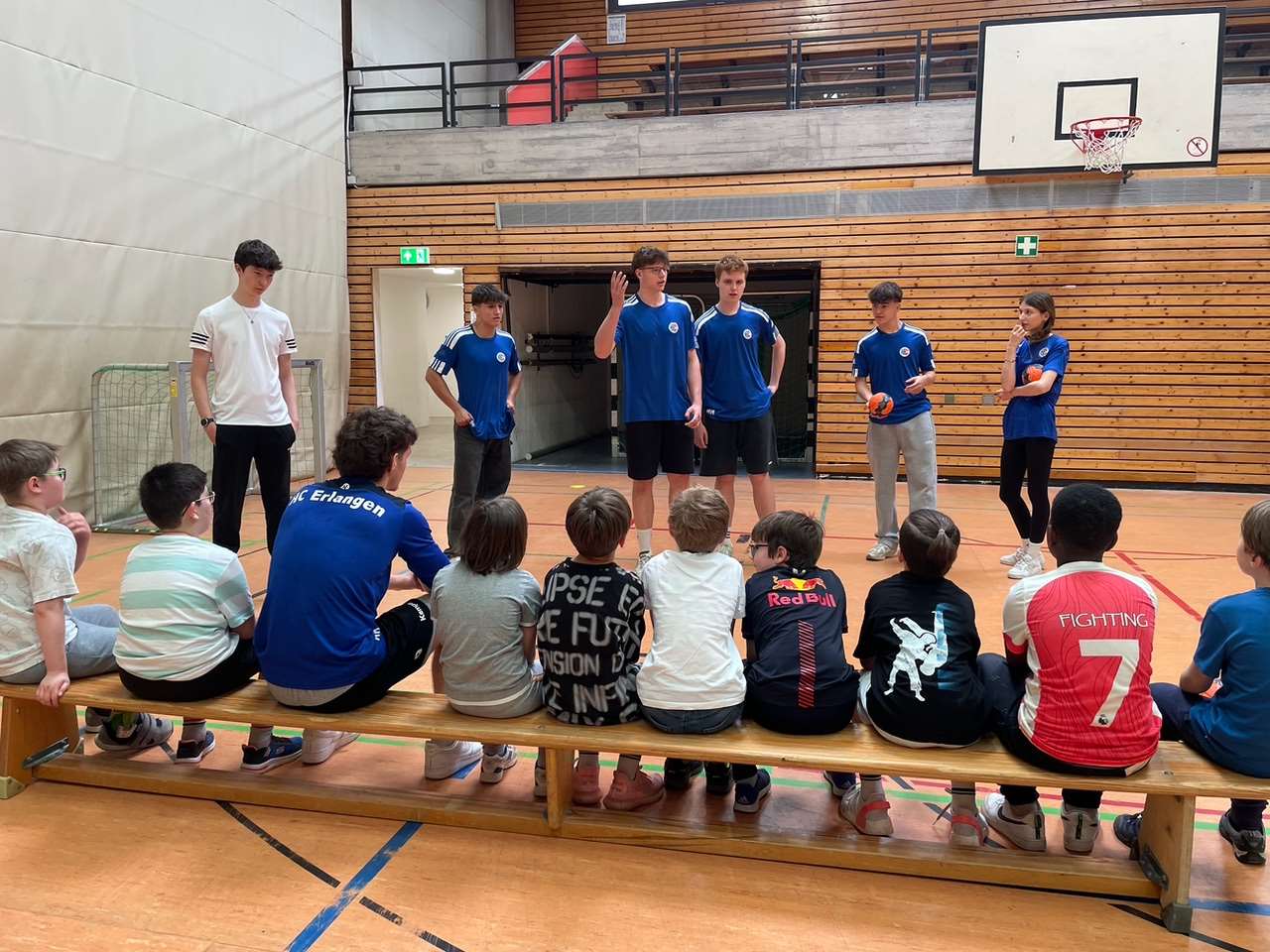 Handballtraining am Emil-von-Behring-Gymnasium